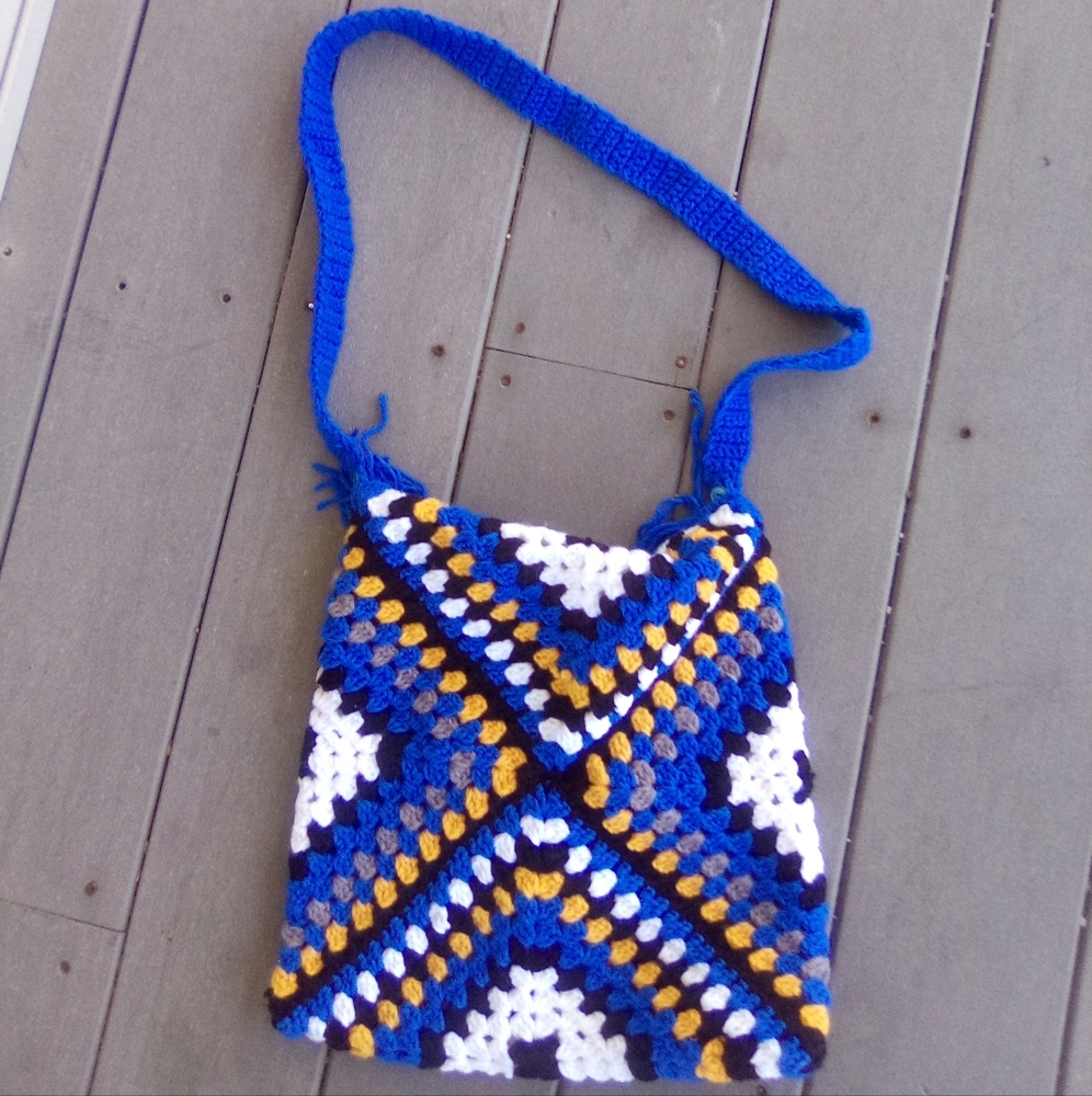 Handcrafted Blue and White Crochet Shoulder Bag - Picture 5 of 7